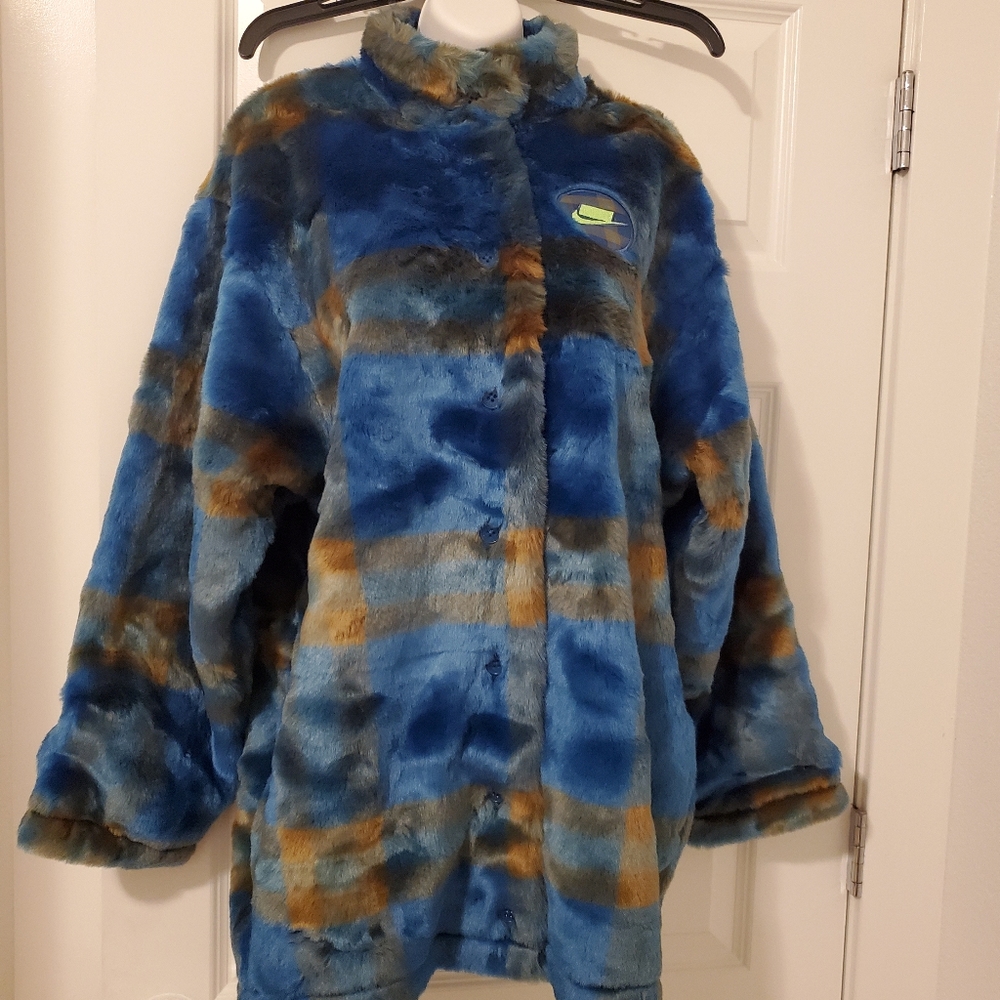 Nike Faux Fur Sporwear Jacket size S.